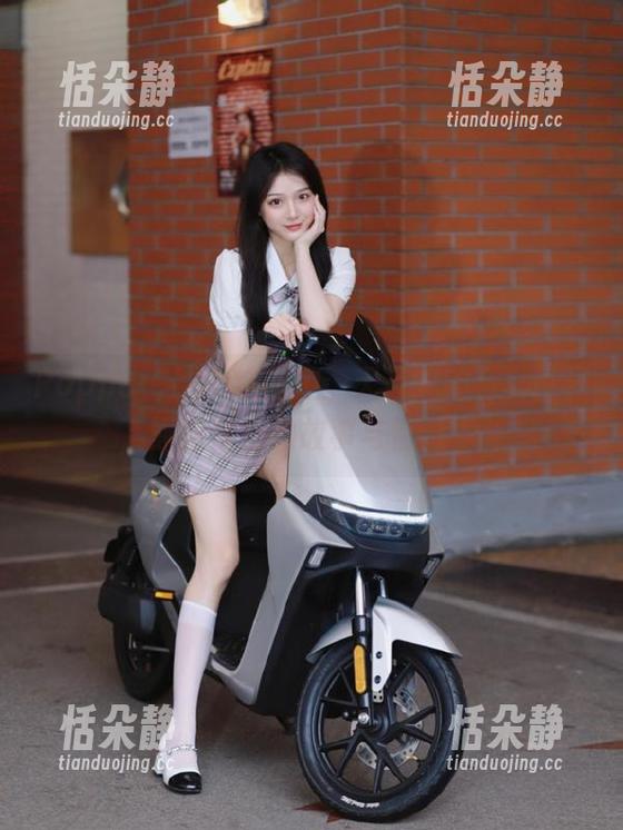 Poppa Chan纳西妲：无圣光的写真世界，原图背后的故事与情感.txt